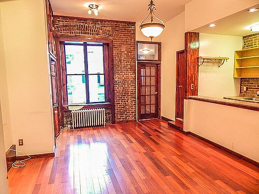1st image of 140 W 75th St APT 7A