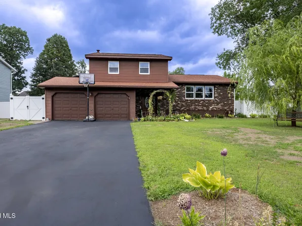 55 Alpine Drive, Latham, NY 12110