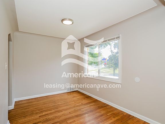 4-Dining Room