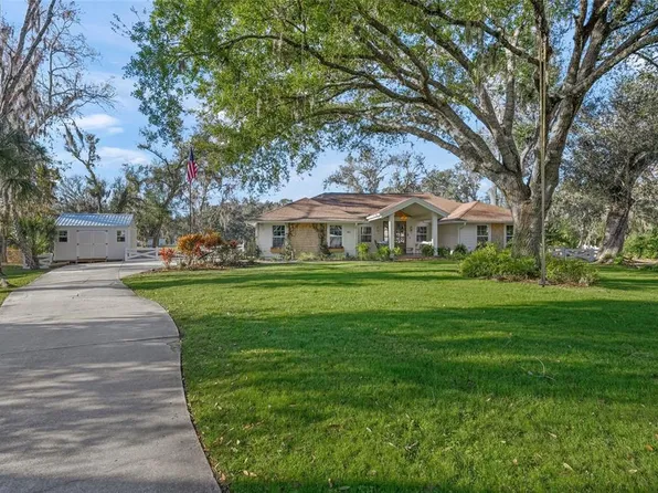 9003 63rd Avenue Dr E, Bradenton, FL 34202