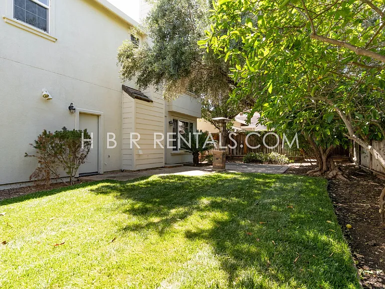 237 E Legacy Dr — Photo 36
