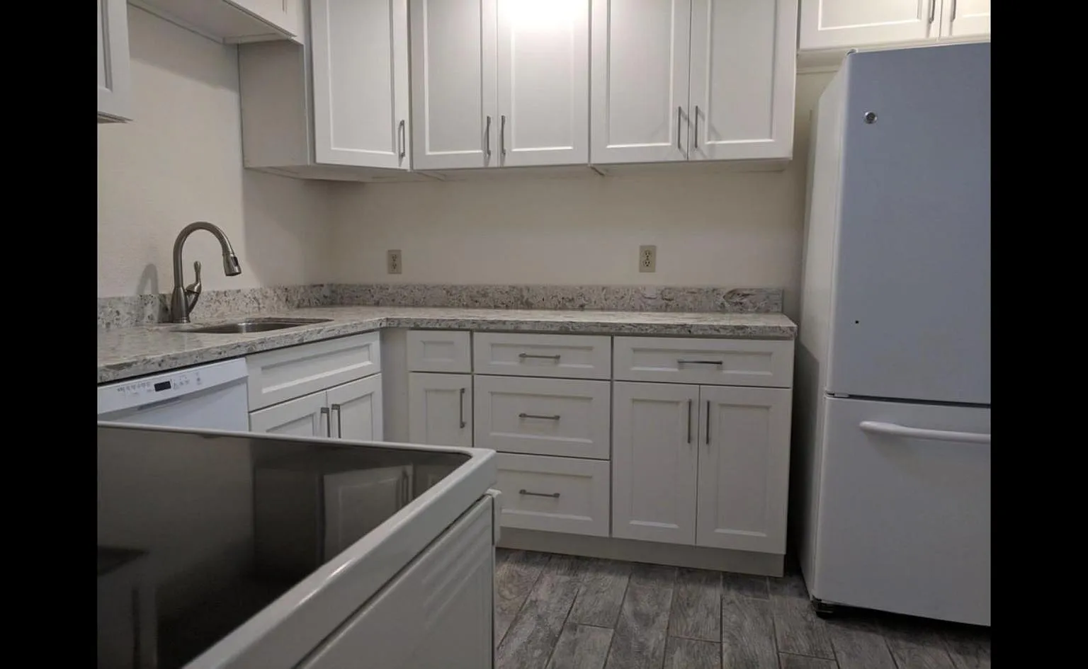 806 Arthur St — Photo 2