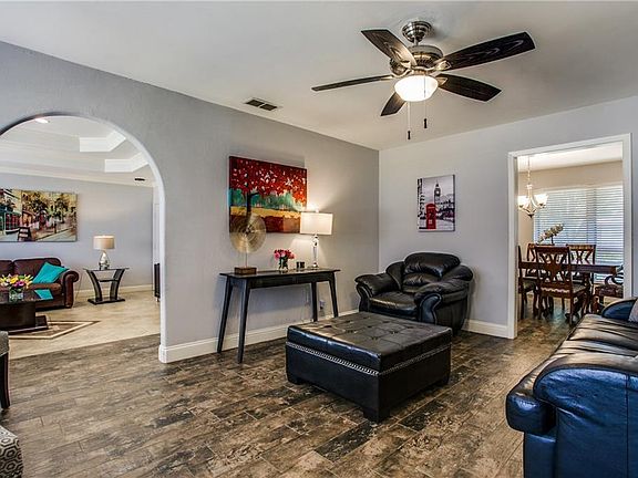 4th image of 1222 Evergreen Dr