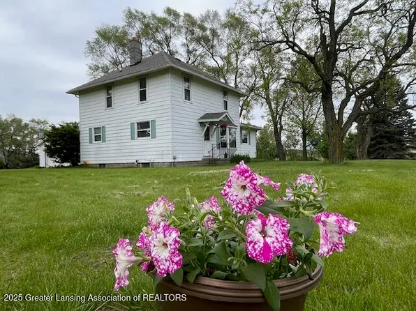 2968 N Krepps Rd, Saint Johns, MI 48879