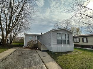 258 Blackthorn Rd, Matteson, IL 60443