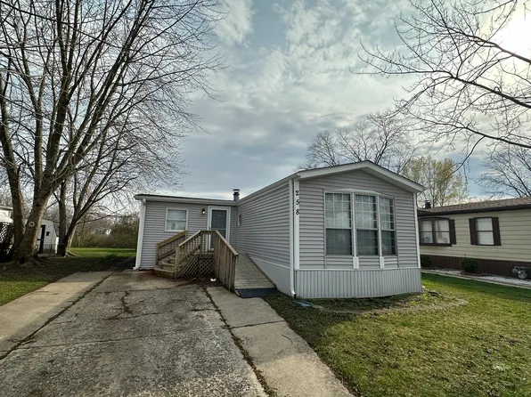 258 Blackthorn Rd, Matteson, IL 60443