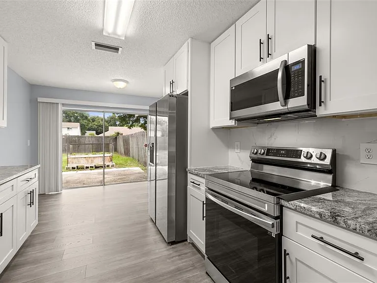 3257 Laurel Dale Dr — Photo 12