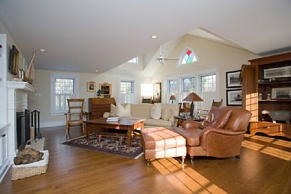 3rd image of 8 Huntington Ct