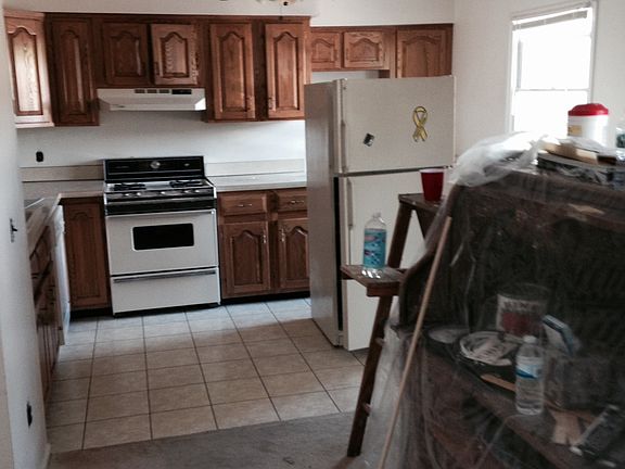 3rd image of 327 S Railroad St