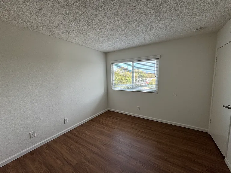 7373 Davenport Rd #B — Photo 5