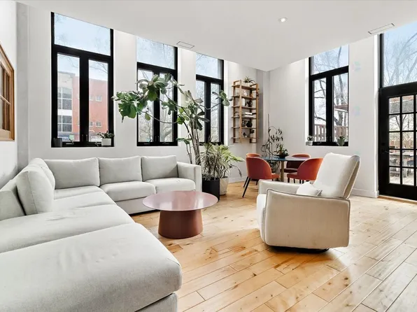 2250 Avenue Papineau #102, Montreal, QC H2K 4J6