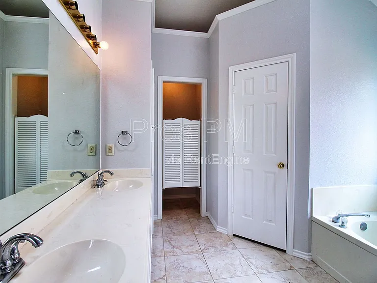 8435 Creekside Cir — Photo 20