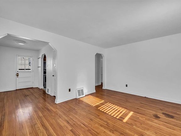 4th image of 3270 Volo Ave