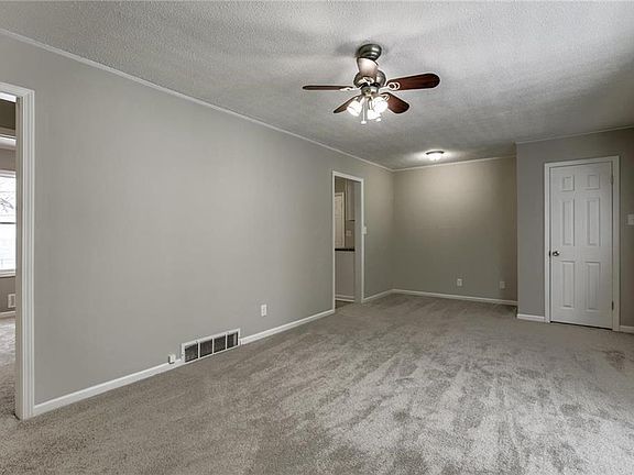 4th image of 3035 S 46th St