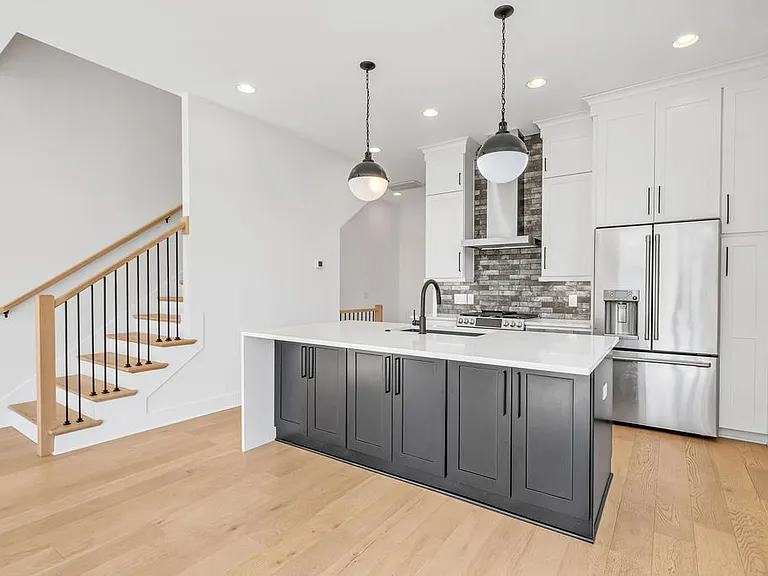 608 Hagan St — Photo 2