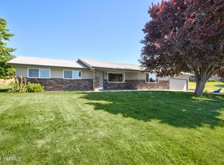 3661 Selah Loop Rd, Selah, WA 98942