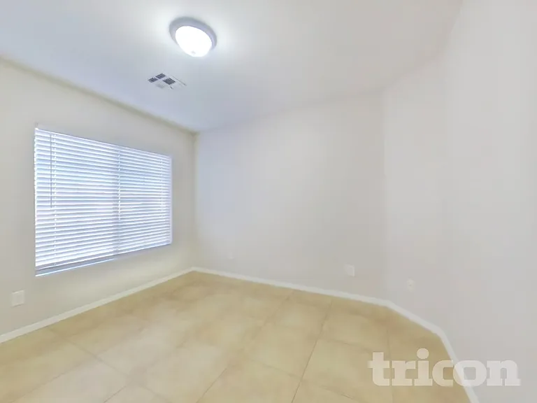 12911 W Voltaire Ave — Photo 12
