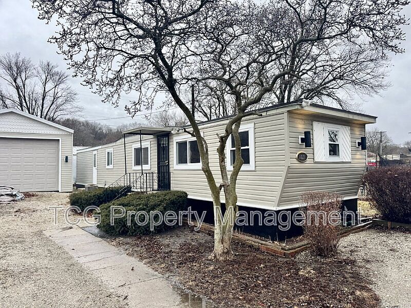 1st image of 1021 Magnolia St