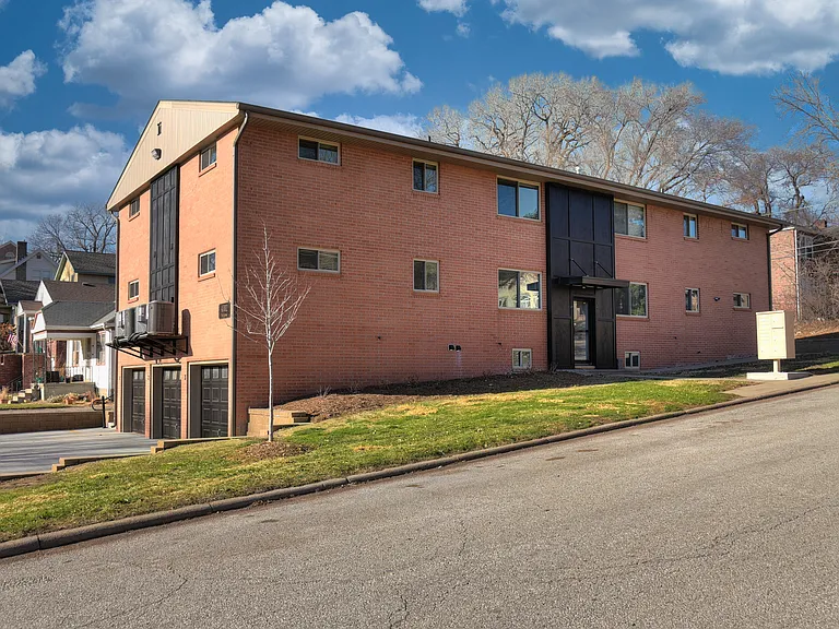 4702 Wakeley St #6 — Photo 10