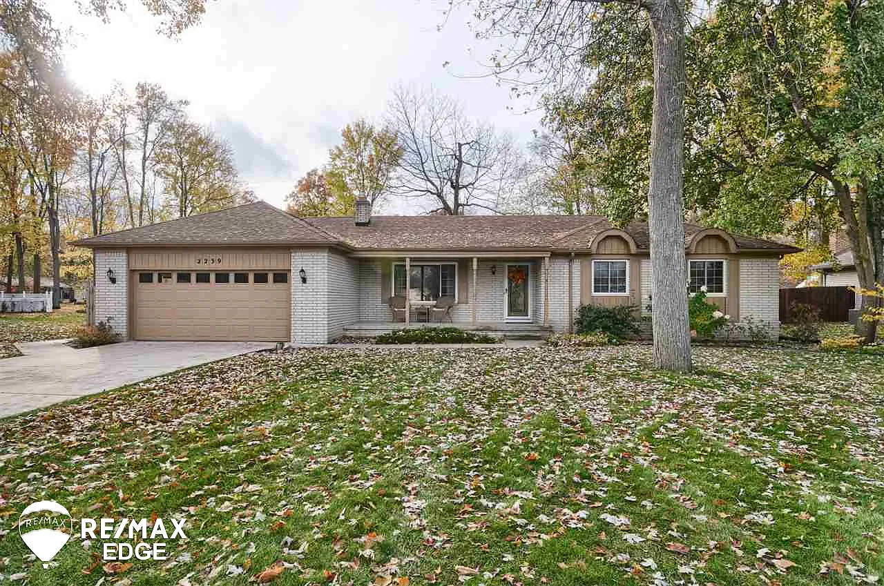 2239 Winding Way Dr photo 1