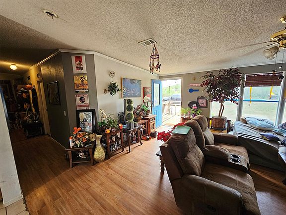 3rd image of 608 Country Breeze St
