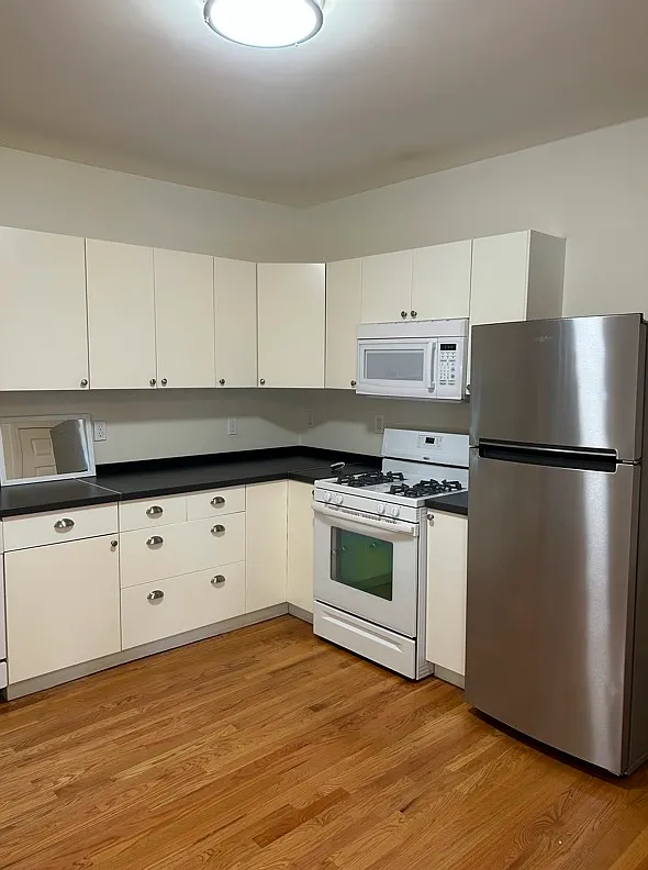 Studio, 500 sqft, $1,875 — Photo 1