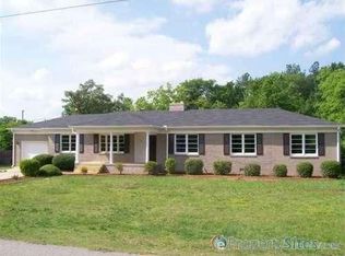 36 Charles Dr, Wellford, SC 29385