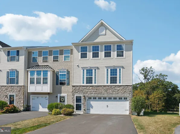 221 Laurel Ln, Perkasie, PA 18944