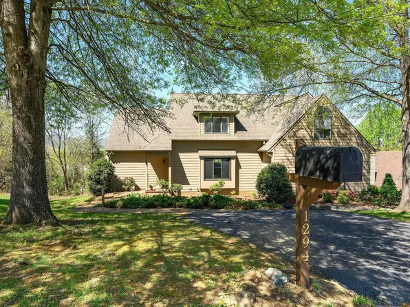1294 Millpond Rd, Charlottesville, VA 22902