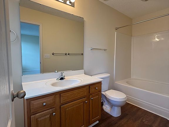 1st Master bedroom ensuite bathroom.