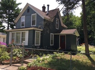 117 Adams Ave, Fox River Grove, IL 60021