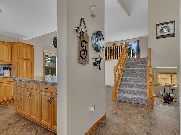 2nd image of 208 Iris Ln NE