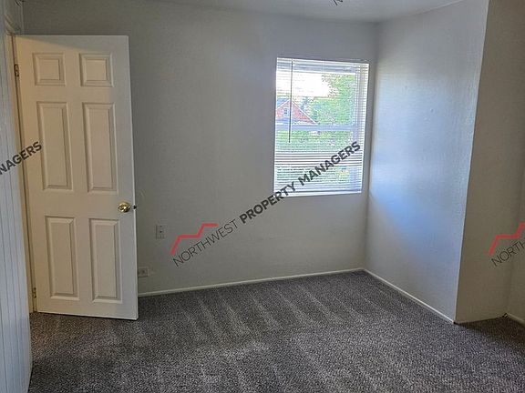 3rd image of 409-411 S Silver St #15