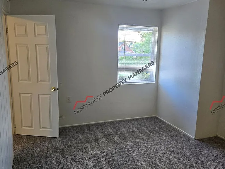 409-411 S Silver St #15 — Photo 3
