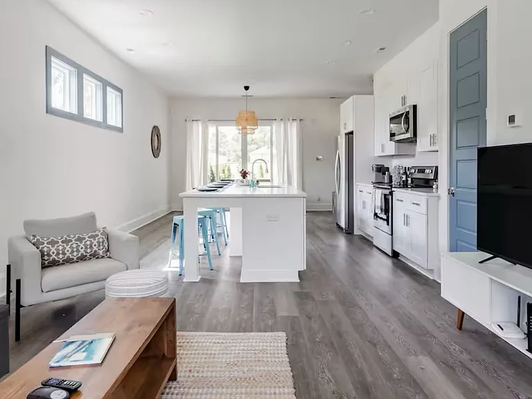 2035 Renner St — Photo 6