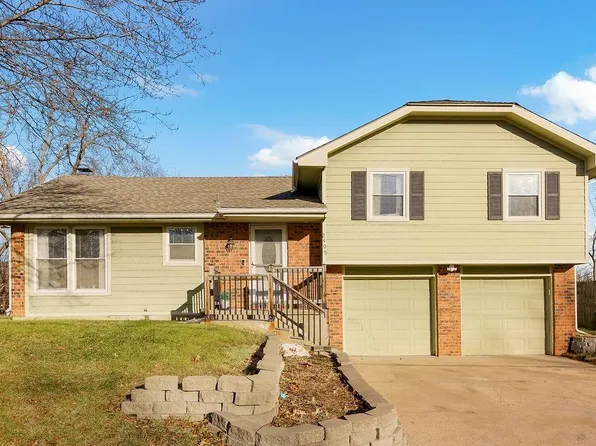 2409 S 17th St, Leavenworth, KS 66048