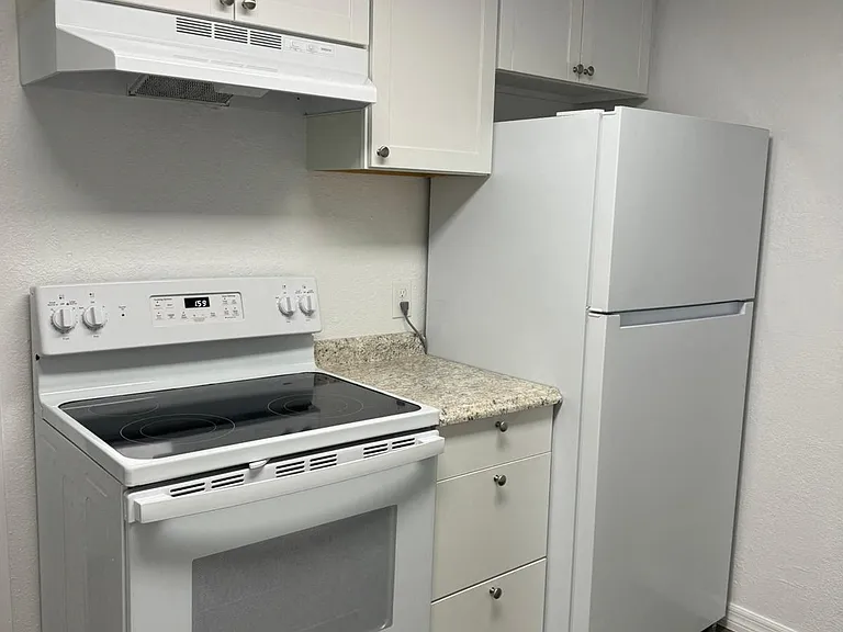 Meadowdale Apartments — Photo 16