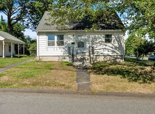 8 Hazel St, Fairfield, CT 06825
