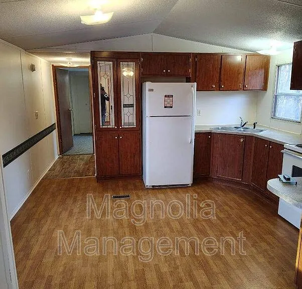 441 Hunter Rd — Photo 3