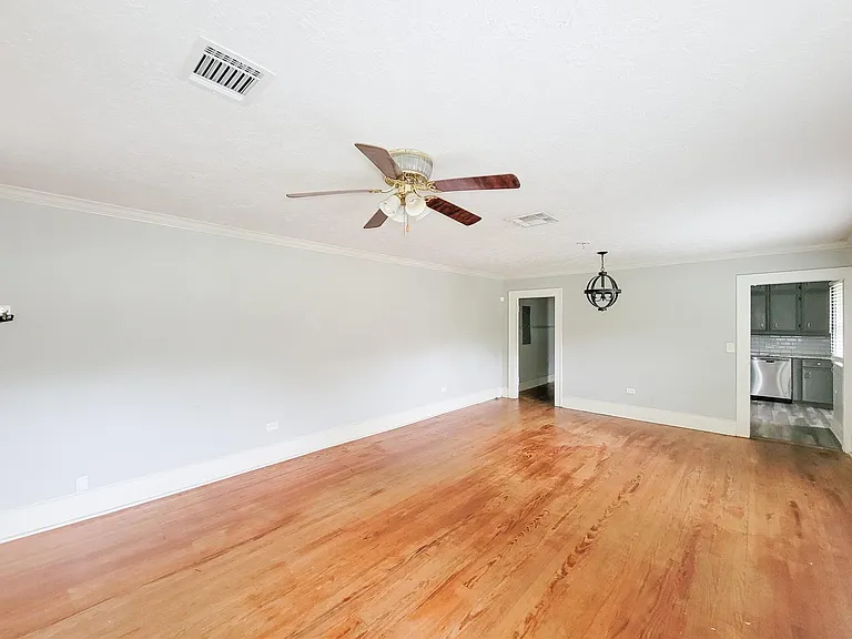 508 W Lang St — Photo 5