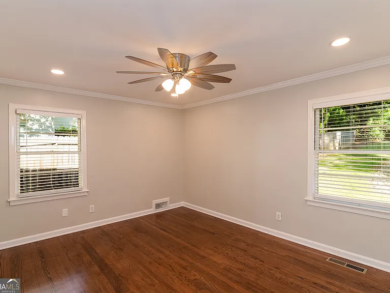 4090 Land O Lakes Dr NE — Photo 31