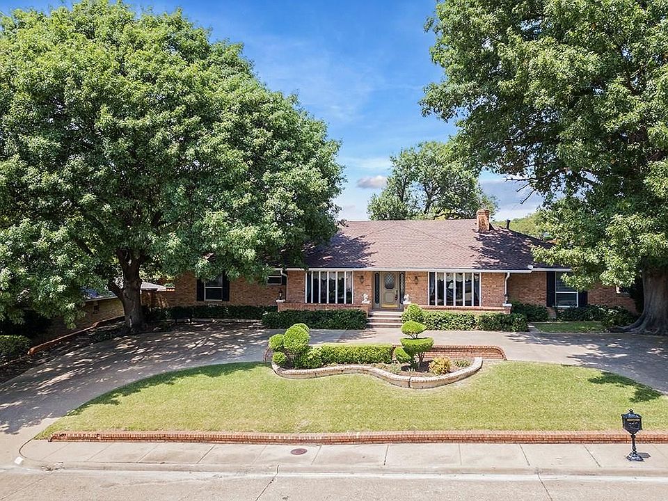 1st image of 304 Rockbrook Dr