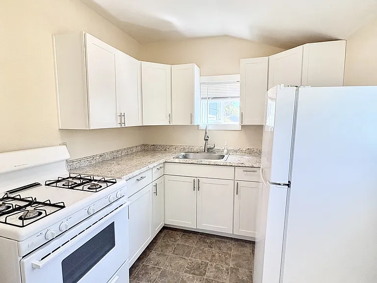 1548 Elizabeth Ave #6 — Photo 5