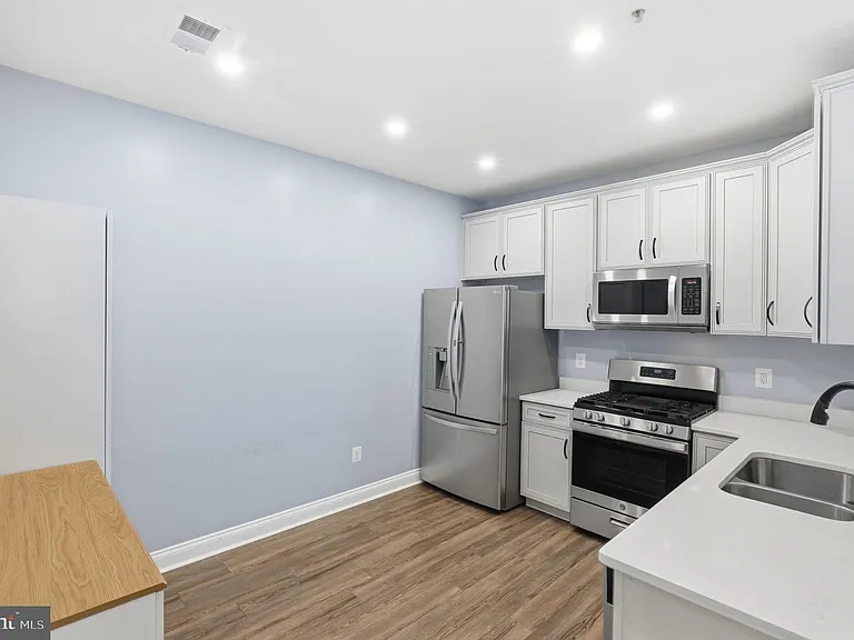832 Estuary Dr — Photo 7