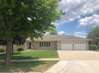 121 S Finn Dr, Algona, IA 50511