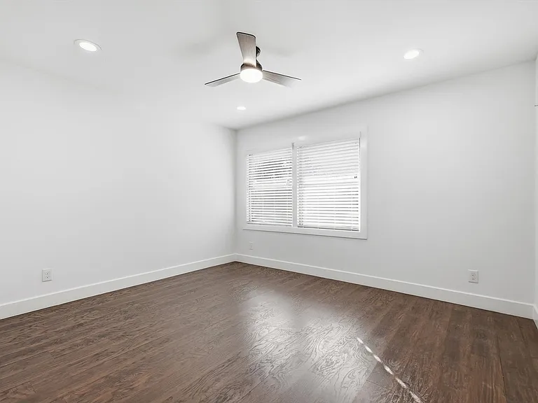 6207 Royal Ln — Photo 15