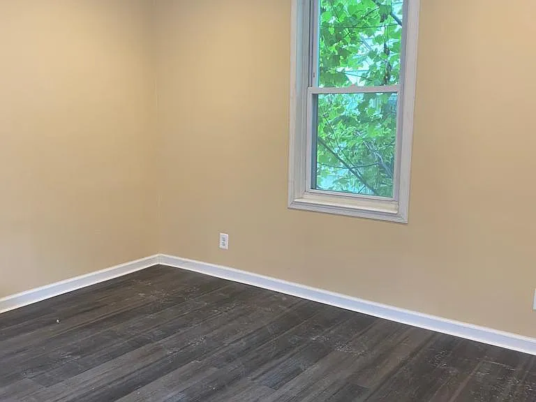 1633 Sexton St — Photo 3