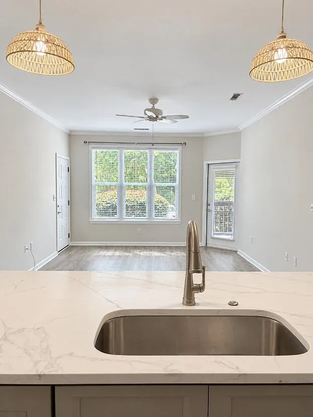 1 bed, 759 sqft, $1,950 — Photo 2
