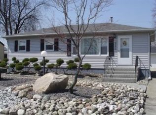 940 N Lafayette Ave, Griffith, IN 46319