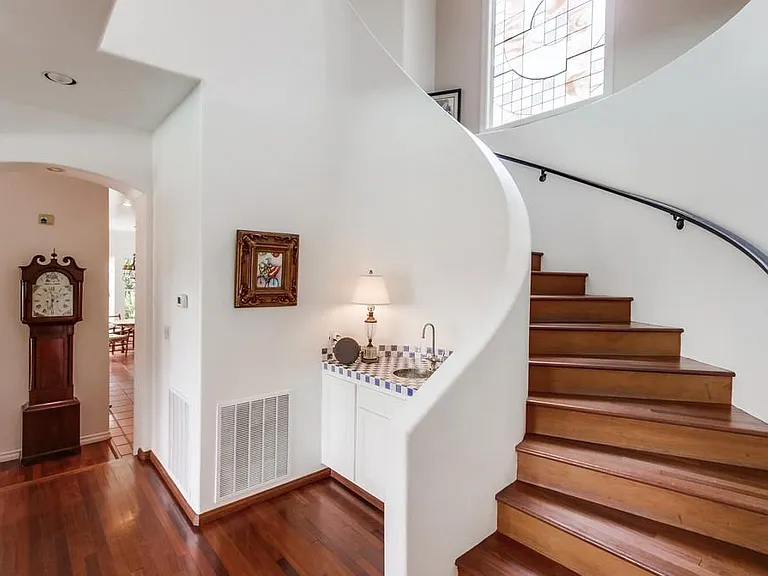 6352 Castejon Dr — Photo 25